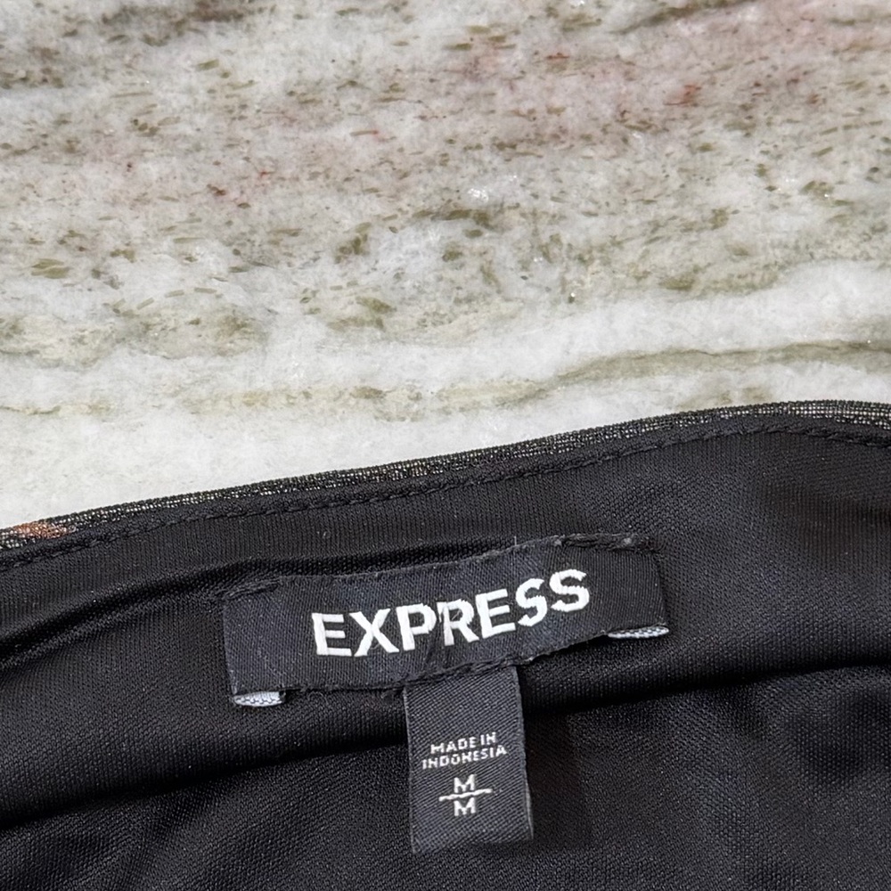Express Black Floral Ruched Top - Picture 5 of 5